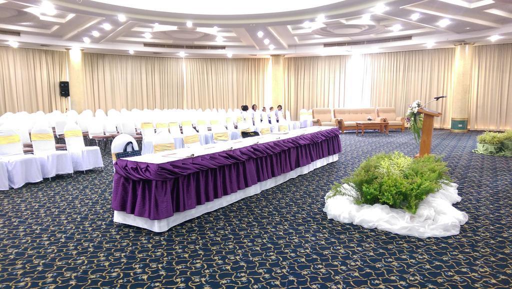โรงแรม วัฒนา พาร์ค ตรัง ภายนอก รูปภาพ